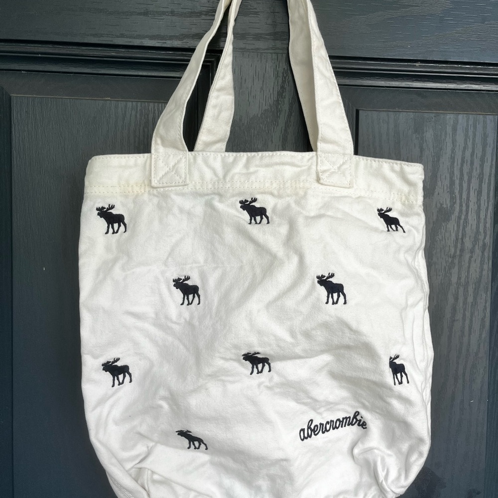 Abercrombie & Fitch White Tote with Black Moose Design